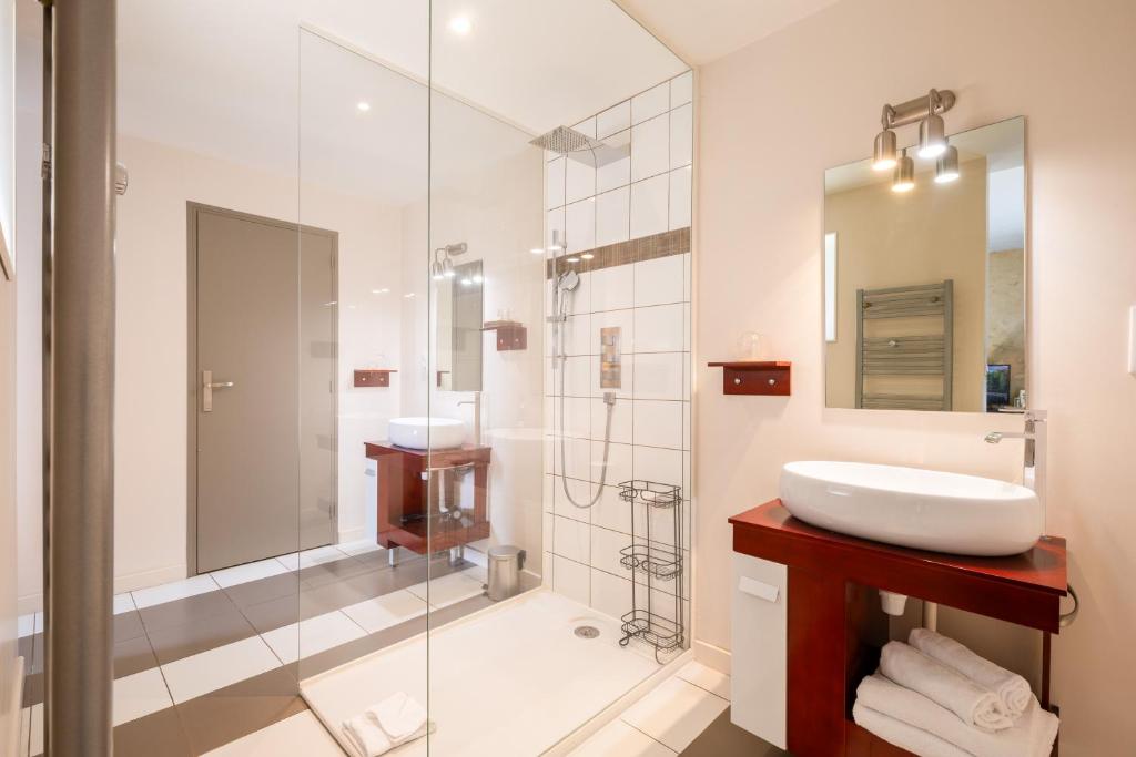 A l'Ombre d'Azay - Demeure d'Hôtes - GuestHouse - Deluxe Double Room With Shower