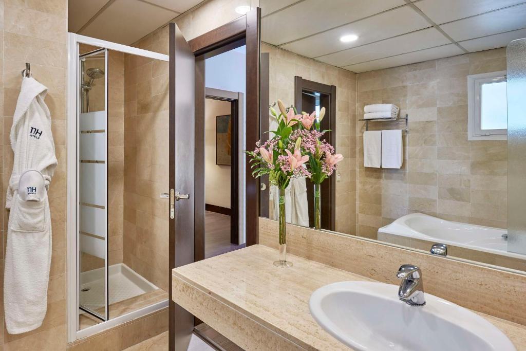 NH Barcelona Eixample - Resim 18