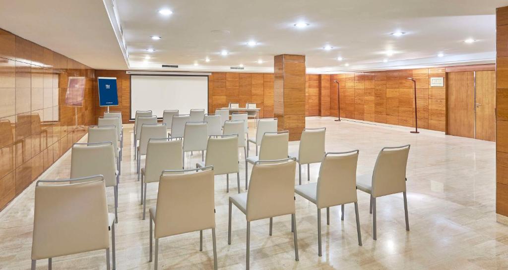 NH Barcelona Eixample - Resim 25