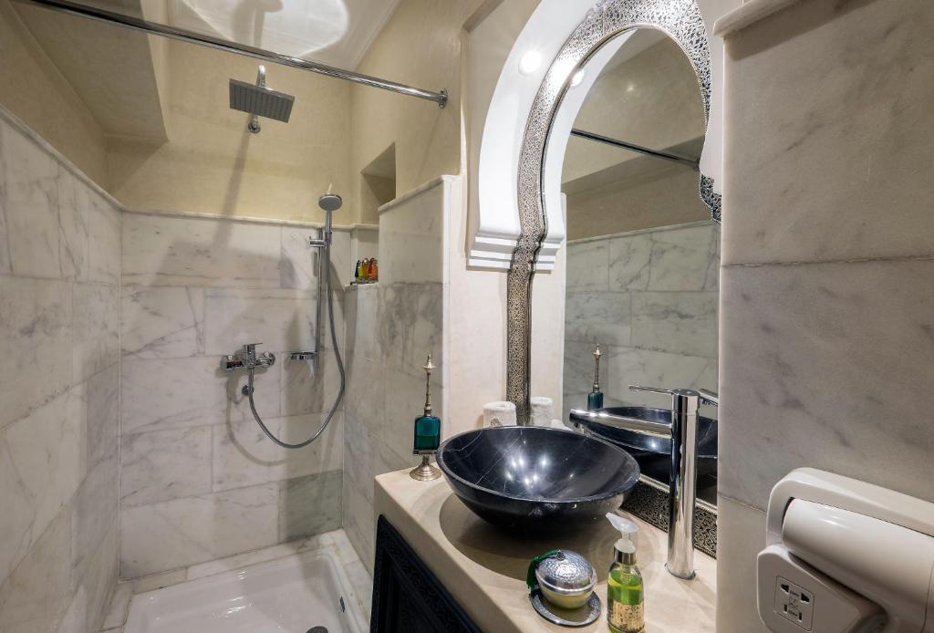 Koupelna v ubytování Riad Nesma Suites & Spa