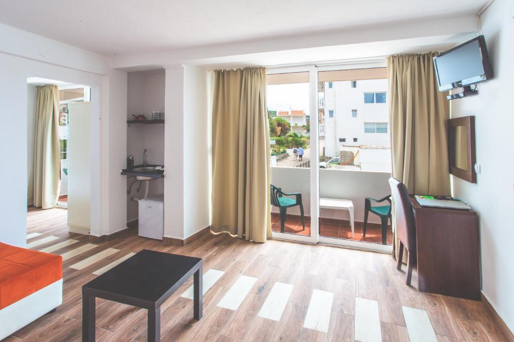 Kuchyň nebo kuchyňský kout v ubytování David apartments and rooms