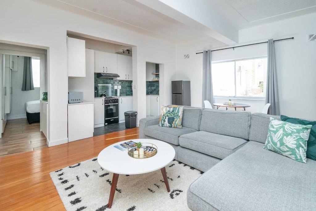 City Retreat Apartment Rentals preview