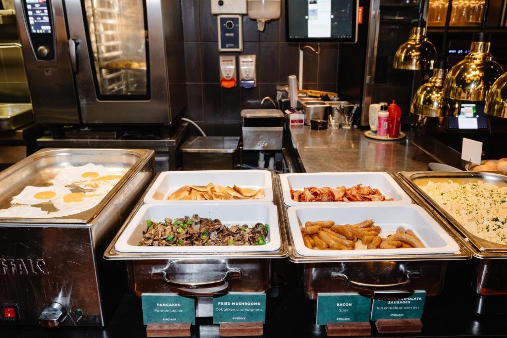 Ambassador City Centre Hotel - Resim 12