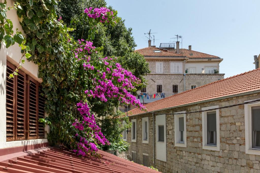 Budova, v ktorej sa apartmán nachádza