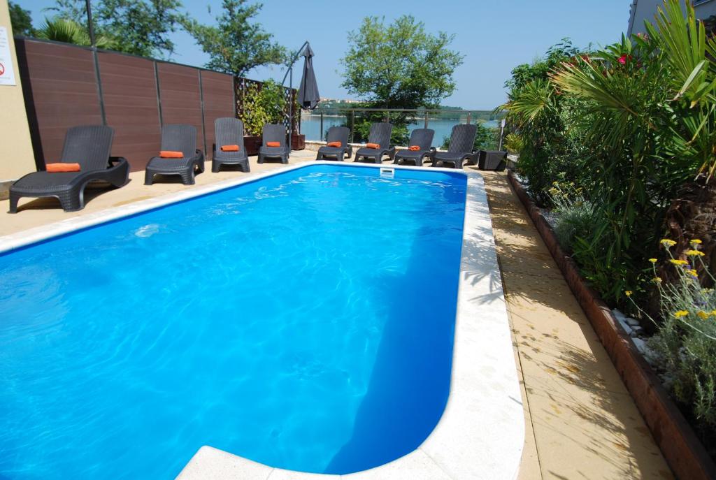 Бассейн в Soline Bay Seashore Residence или поблизости