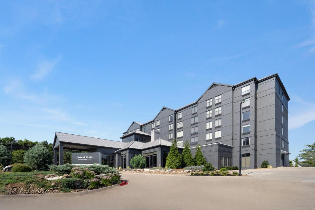 Crowne Plaza Nashville Airport by IHG photo