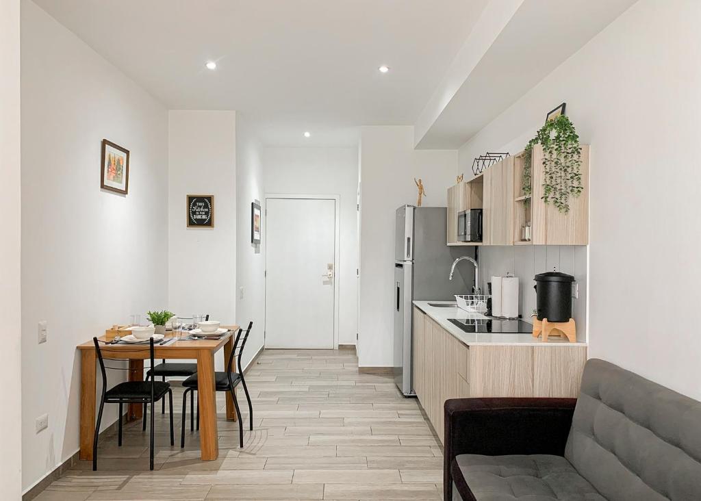 Η κουζίνα ή μικρή κουζίνα στο Apartment Airport zone 13, 555