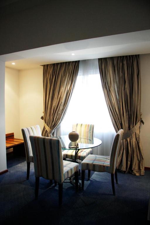 Posezení v ubytování Plaza Hotel Beirut
