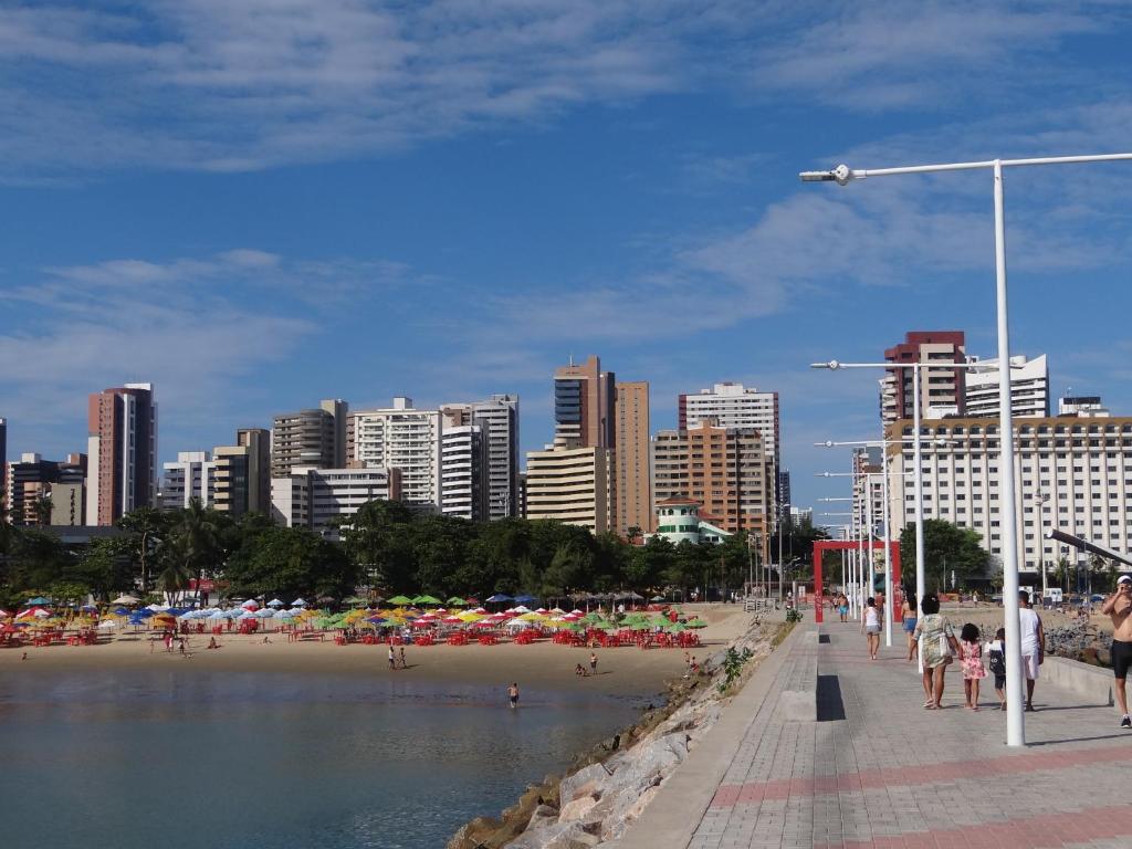  Apartamento Em Andar Alto com Vista Mar Meireles