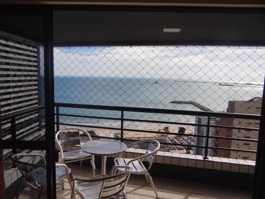  Apartamento Em Andar Alto com Vista Mar Meireles