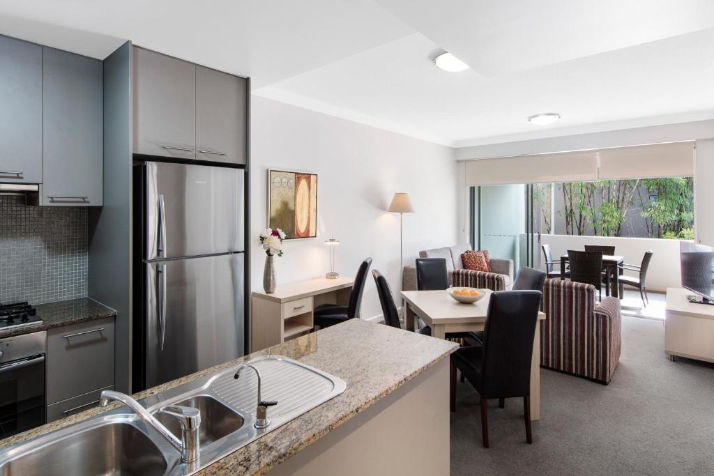 Oaks Brisbane Mews Suites - Resim 21