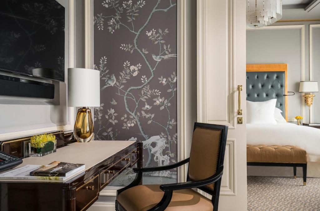 Four Seasons Hotel Jakarta - 8