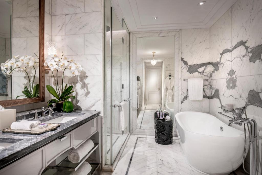 Four Seasons Hotel Jakarta - 1