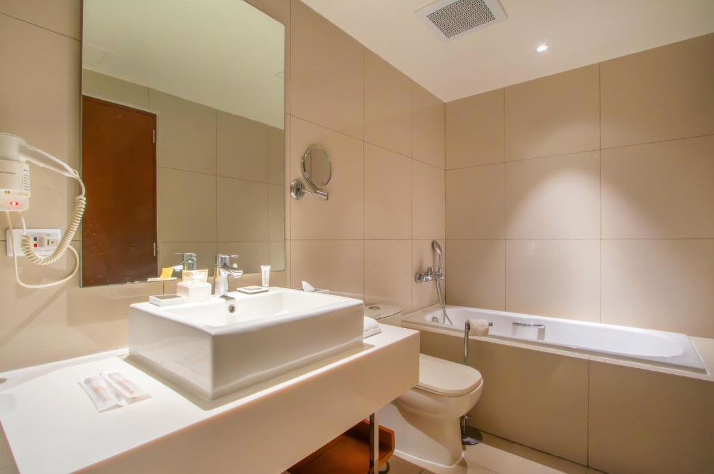 Quest Hotel Tagaytay photo