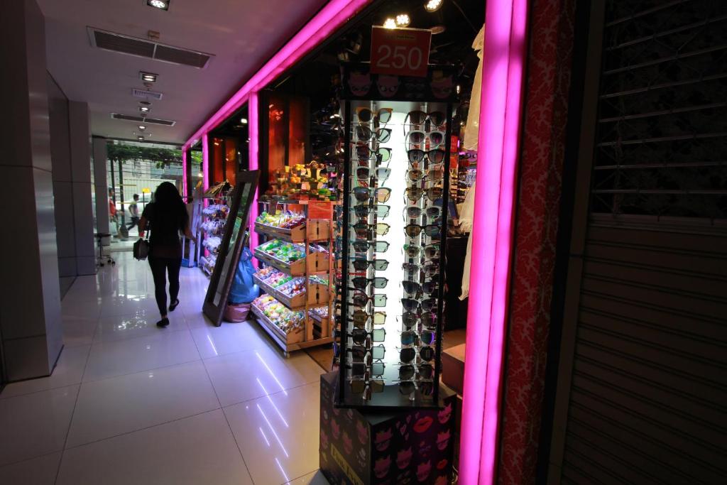 Grand 5 Hotel & Plaza Sukhumvit Bangkok - Resim 41