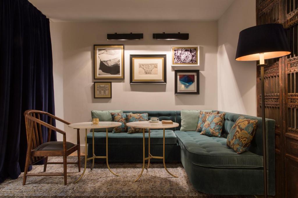 Hotel Midmost by Majestic Hotel Group - Resim 37