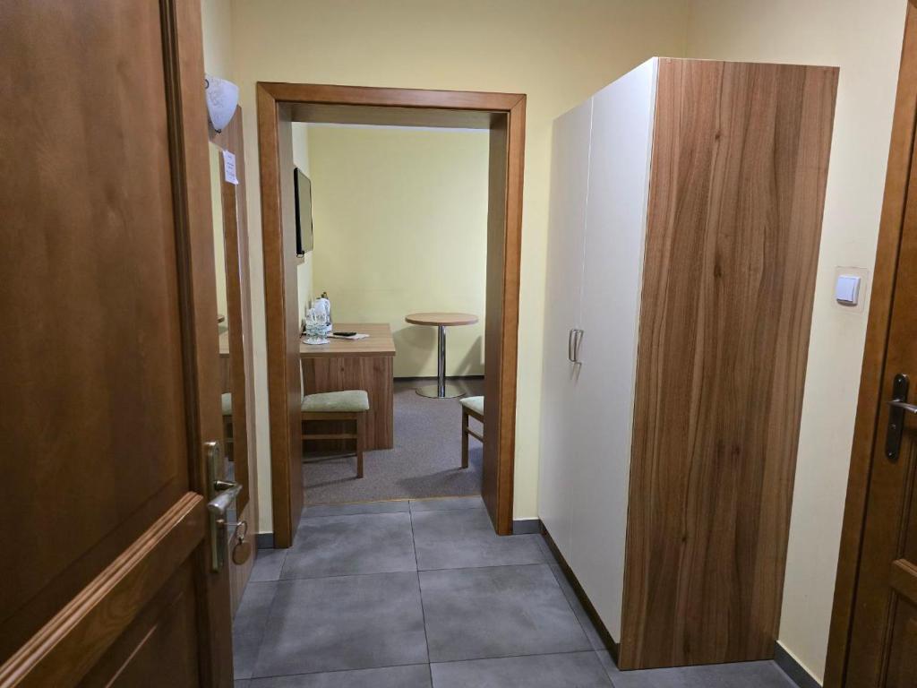 Leśny Ośrodek Szkoleniowy w Puszczykowie - Superior Triple Room