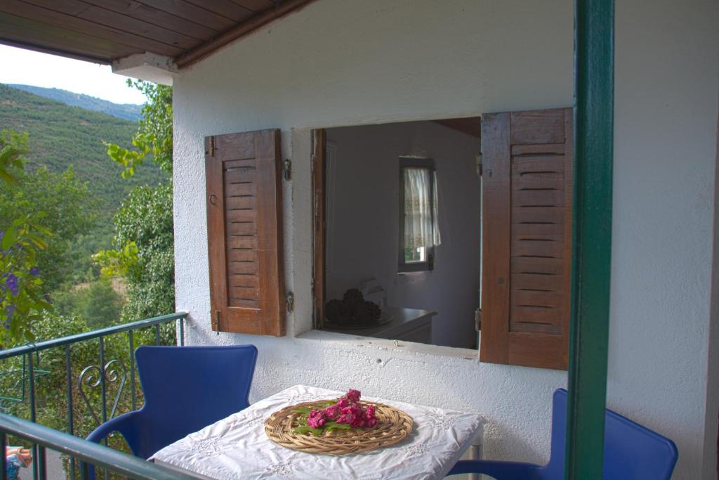 Retiro Da Arminda - Family Room With Private Bathroom
