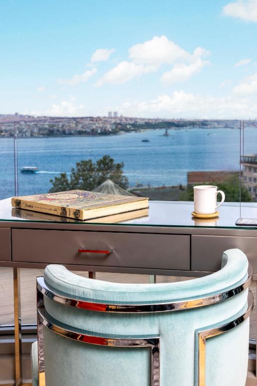 فضای داخلی Opera Hotel Bosphorus - Preferred Hotels and Resorts در استانبول - تصویر ۳