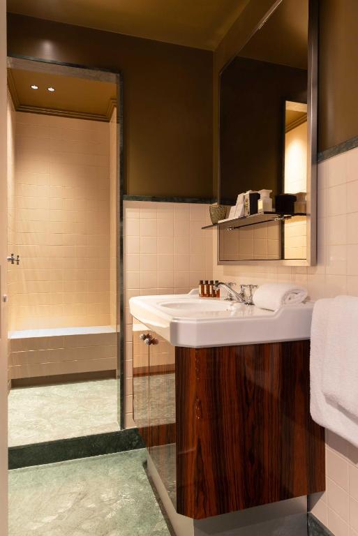 Hotel Palais Bourbon - Resim 34