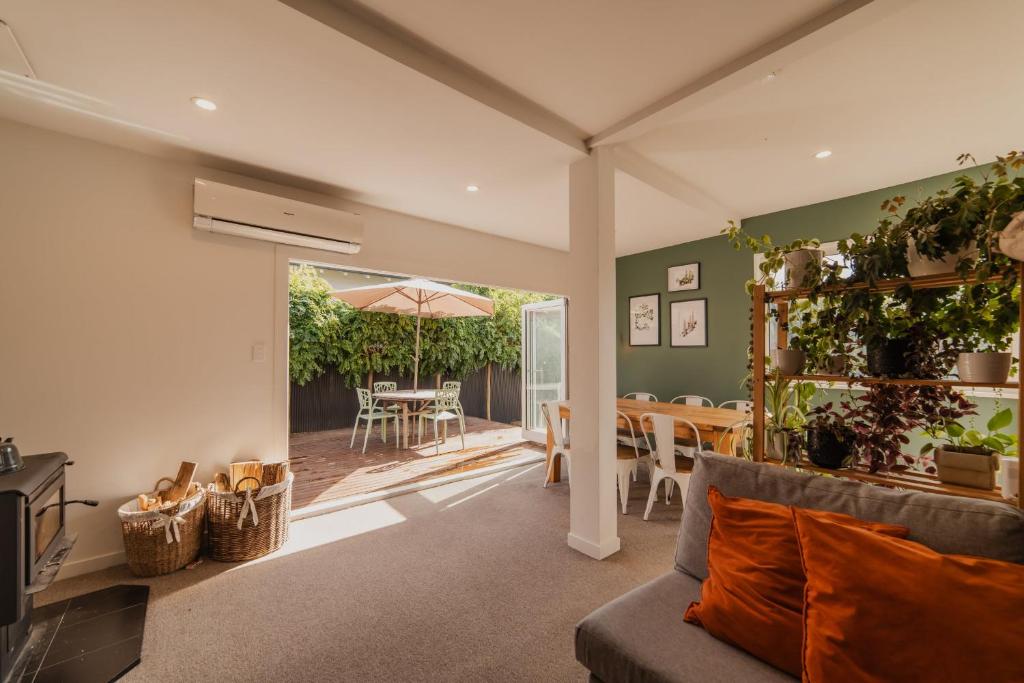 Cosy House with Garden and Hot Tub - Pet Friendly - Resim 9