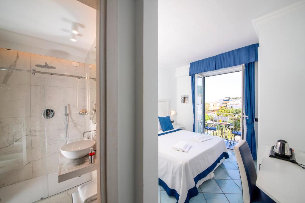 Hotel Villa Durrueli Resort & Spa - Superior Double Room With Sea View