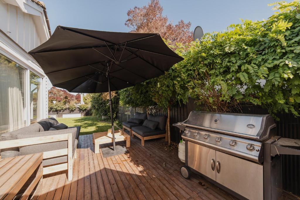 Cosy House with Garden and Hot Tub - Pet Friendly - Resim 12