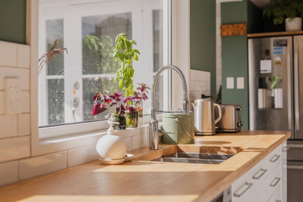 Cosy House with Garden and Hot Tub - Pet Friendly - Resim 27