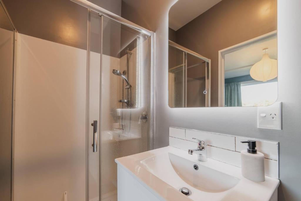 Cosy House with Garden and Hot Tub - Pet Friendly - Resim 3