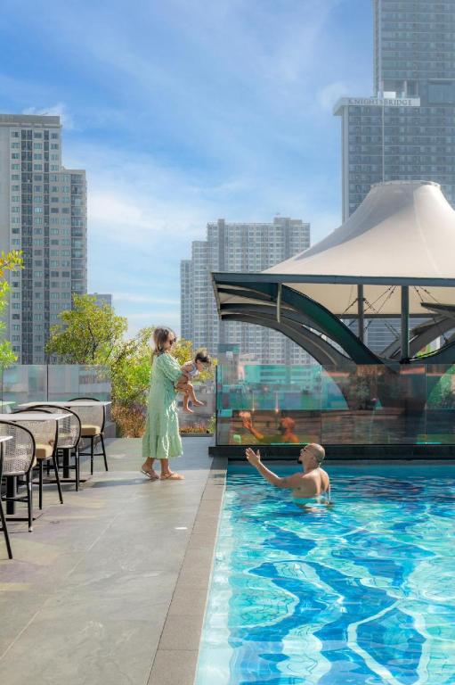 Ramada Plaza by Wyndham Bangkok Sukhumvit 48 - Resim 1