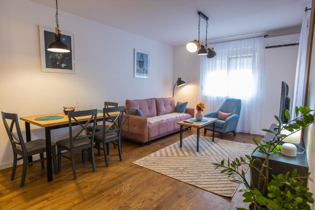 Prostor za sedenje u objektu Floret Suite