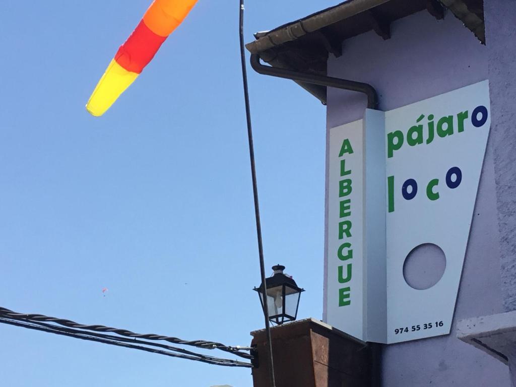 Certifikát, hodnocení, plakát nebo jiný dokument vystavený v ubytování Albergue Pájaro Loco
