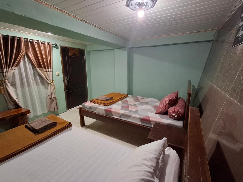 Kopa HillTop - Family Guest Home - Camera Familiare Con Bagno In Comune