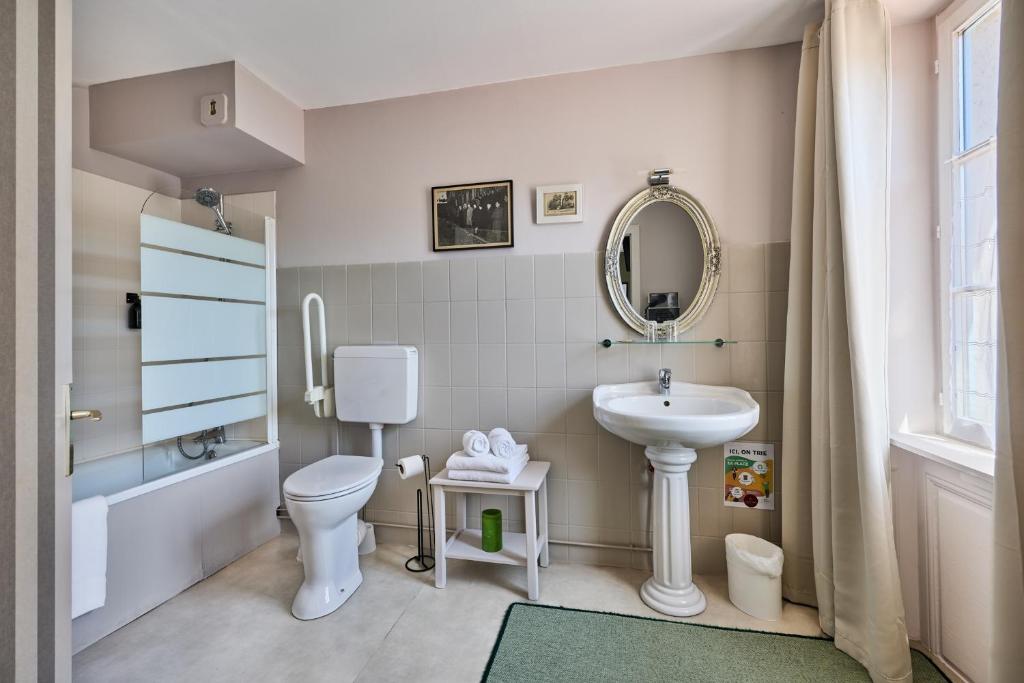 The Originals Boutique, Hôtel de la Balance, Montbéliard - Chambre à Thème