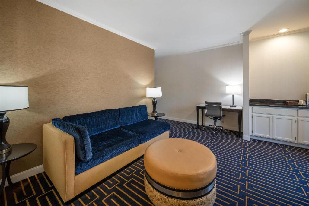 Best Western Plus Palm Court Hotel photo