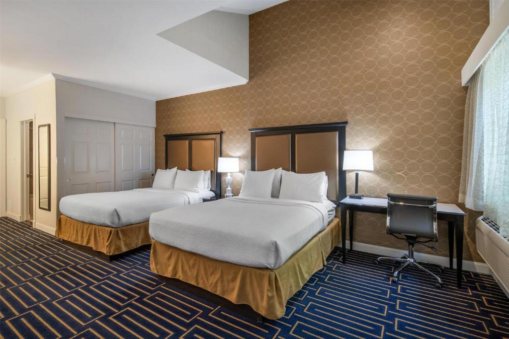 Best Western Plus Palm Court Hotel photo