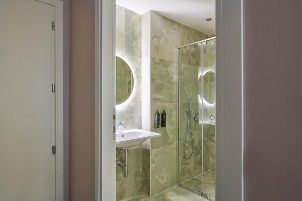 Moderno Hotel Roma - Resim 34