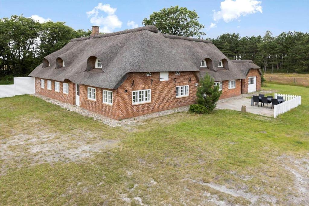 Το κτήριο όπου στεγάζεται  η παραθεριστική κατοικία