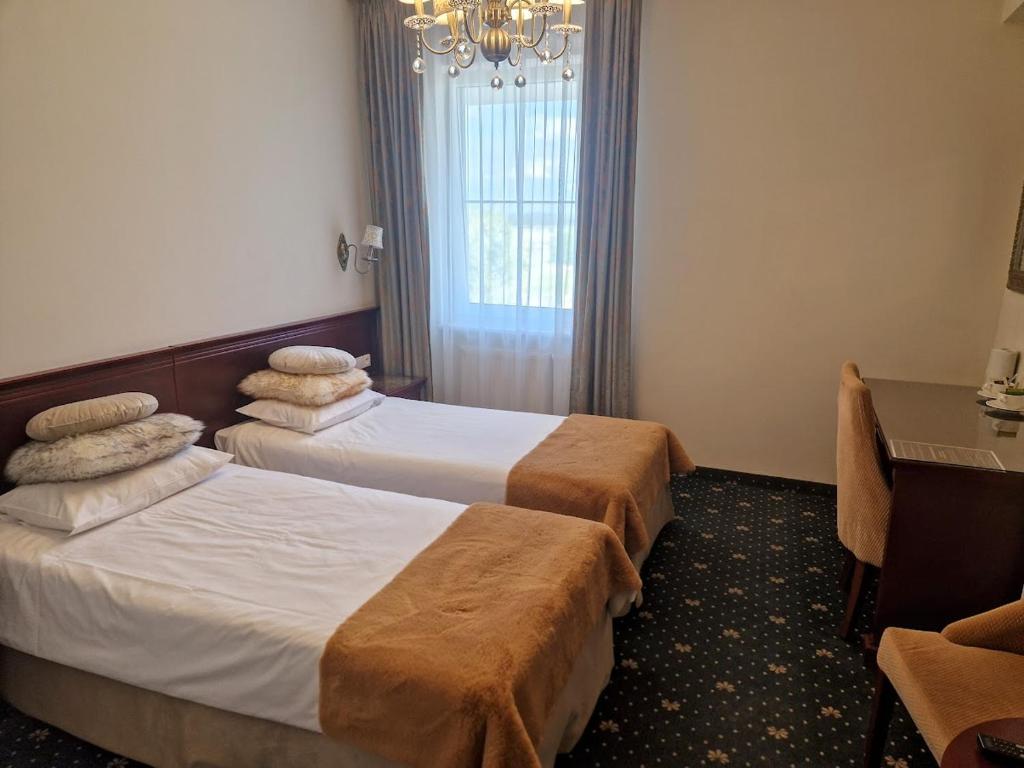 Parisel Palace Centrum Konferencyjno-Wypoczynkowe Klimki pod Łukowem - Doppel- Oder Zweibettzimmer