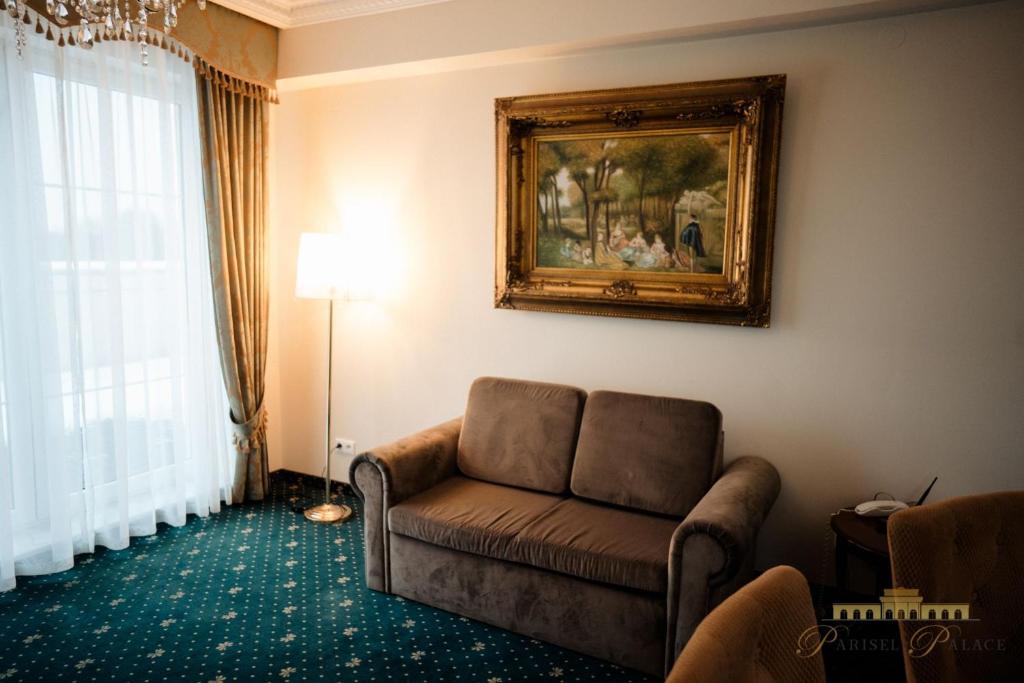 Parisel Palace Centrum Konferencyjno-Wypoczynkowe Klimki pod Łukowem - Deluxe Apartment Mit Terrasse