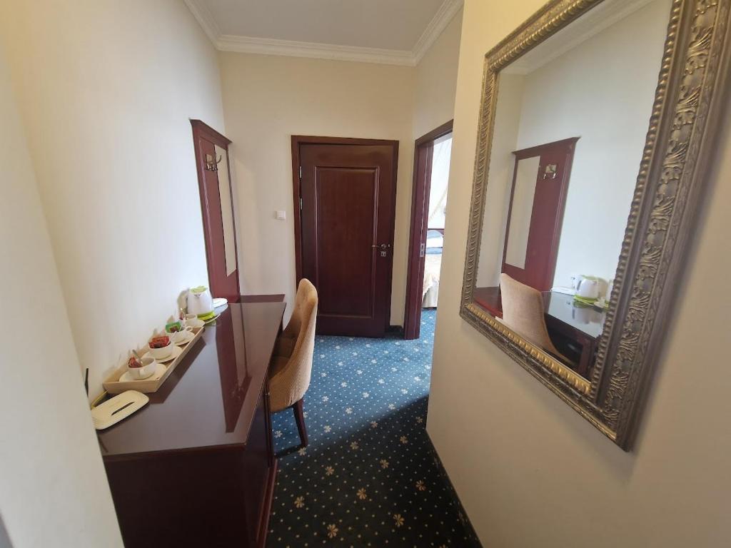 Parisel Palace Centrum Konferencyjno-Wypoczynkowe Klimki pod Łukowem - Vierbettzimmer