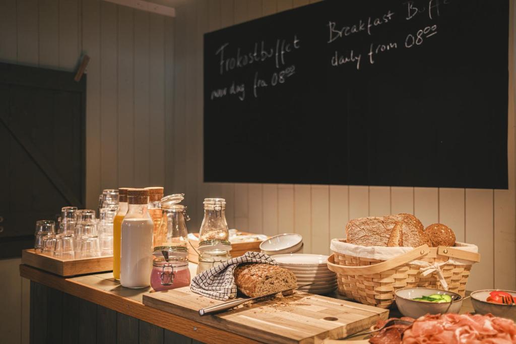 BREEZE Hotel Victoria - Self-Service - Resim 3