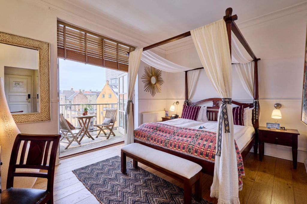 
Deluxe Double Room with Balcony
