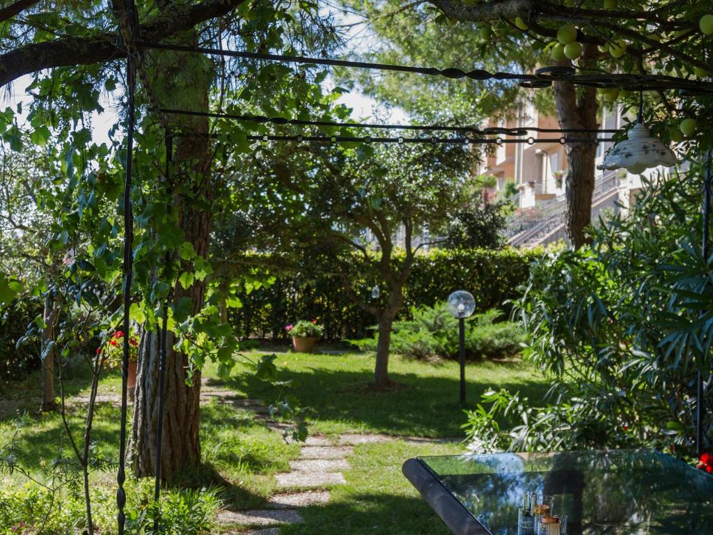 A garden outside Il Sestante