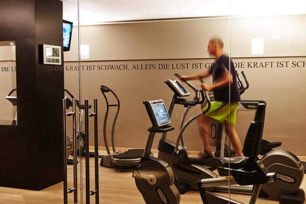 Fitness centrum a/nebo fitness zařízení v ubytování Steigenberger Icon Grandhotel Handelshof Leipzig
