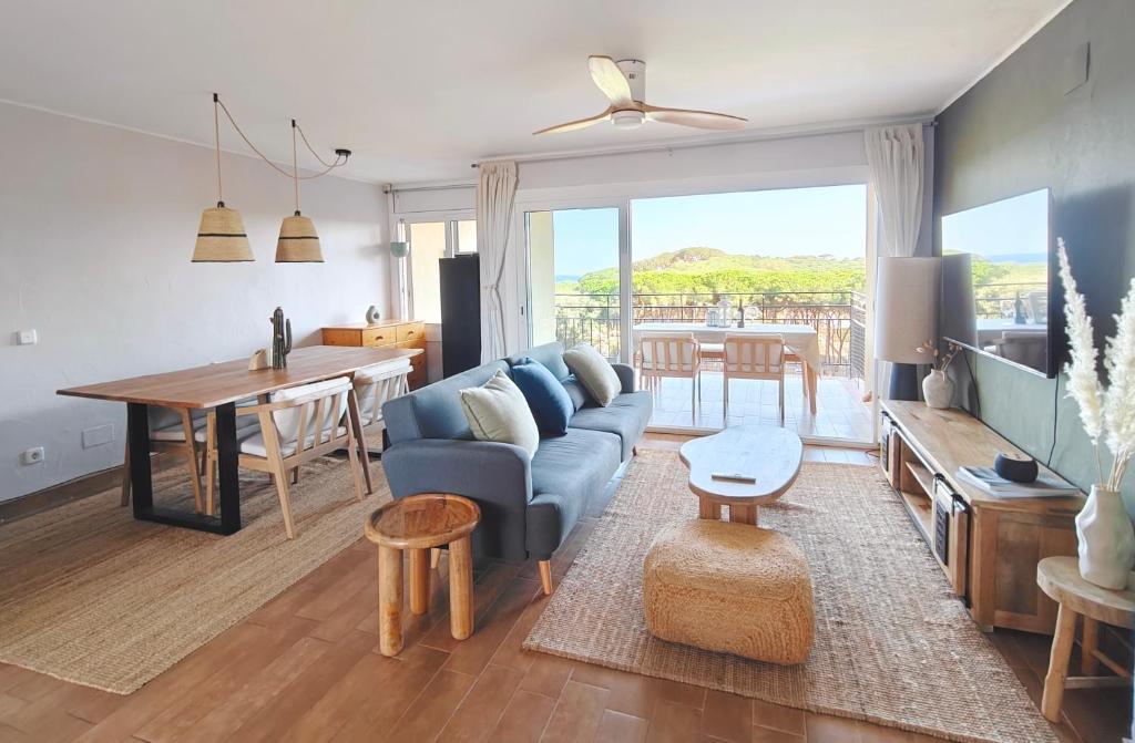 Χώρος καθιστικού στο Sapphire Horizon - Sea View & Pool