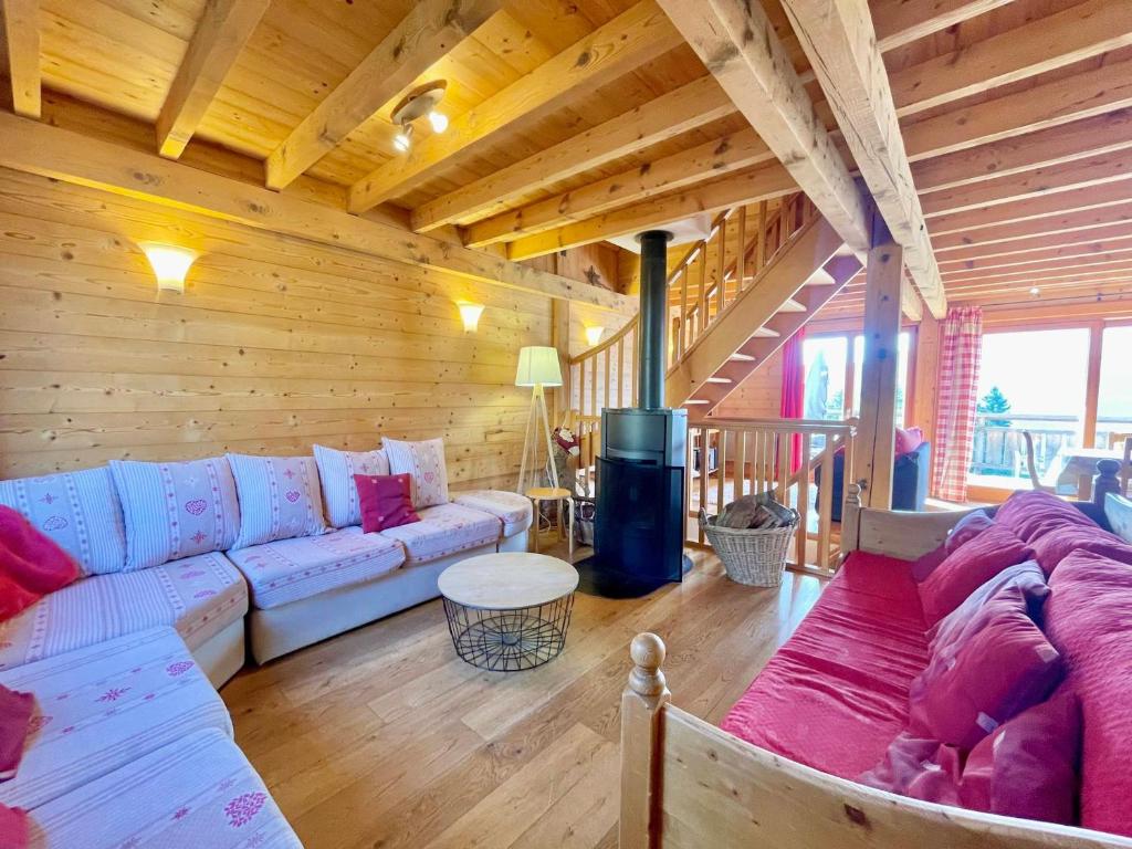 Posezení v ubytování Chalet spacieux proche pistes et centre, animaux acceptés et parking - FR-1-505-75