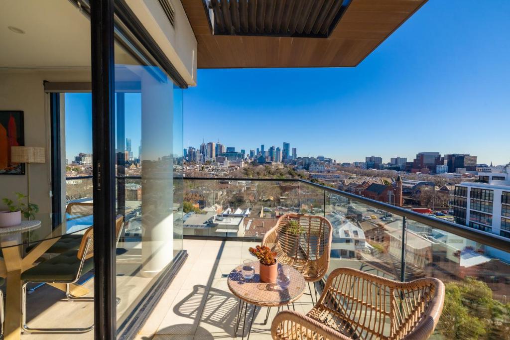 Richmond Penthouse Modern 2BR with City Views, Melbourne (updated ...