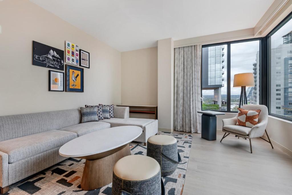 Cambria Hotel Austin Downtown photo