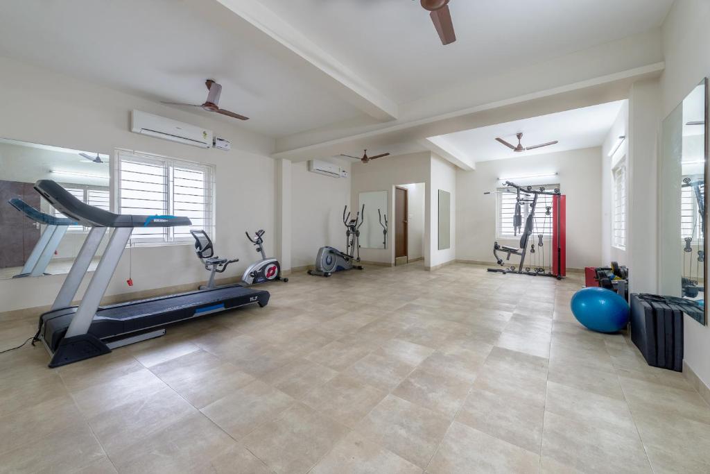Fitness centrum a/nebo fitness zařízení v ubytování Hotel Mount Kailash Suites